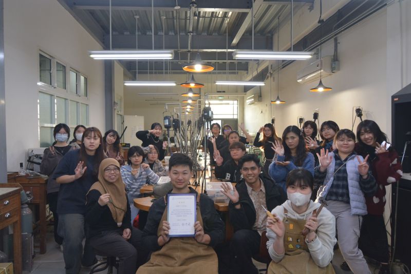 雲科大國際設計工作坊 - 以手作創新連結國際跨領域設計